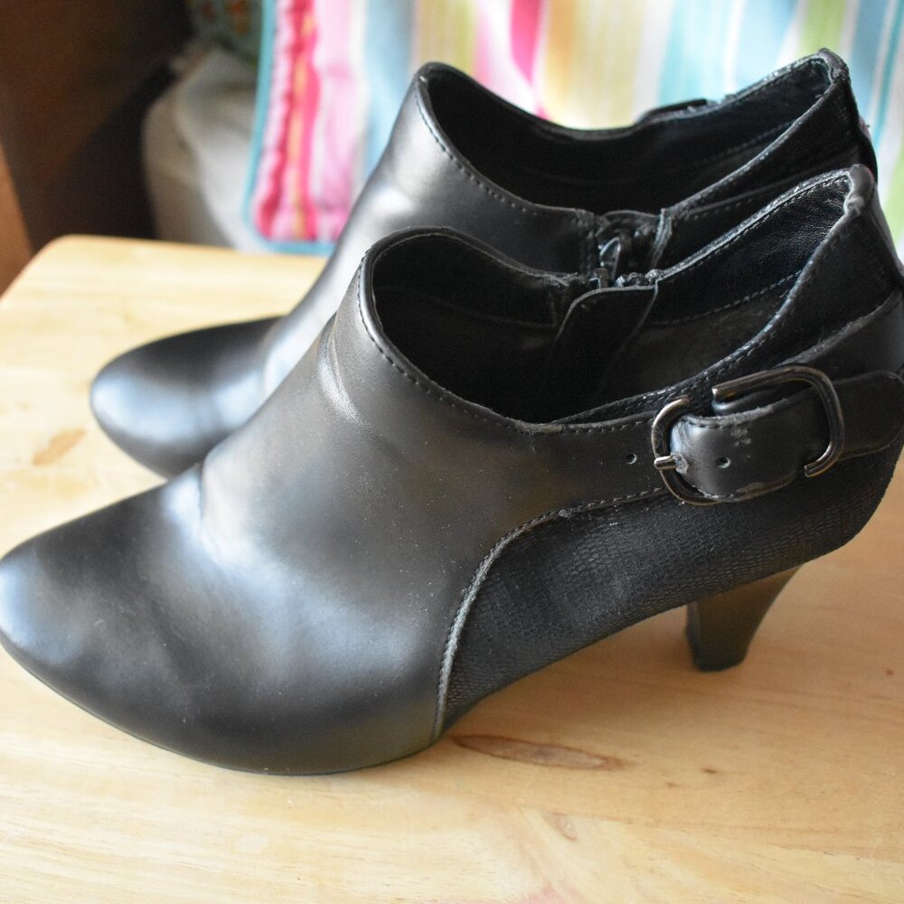 East 5th Black Ankle Booties Size 6.5